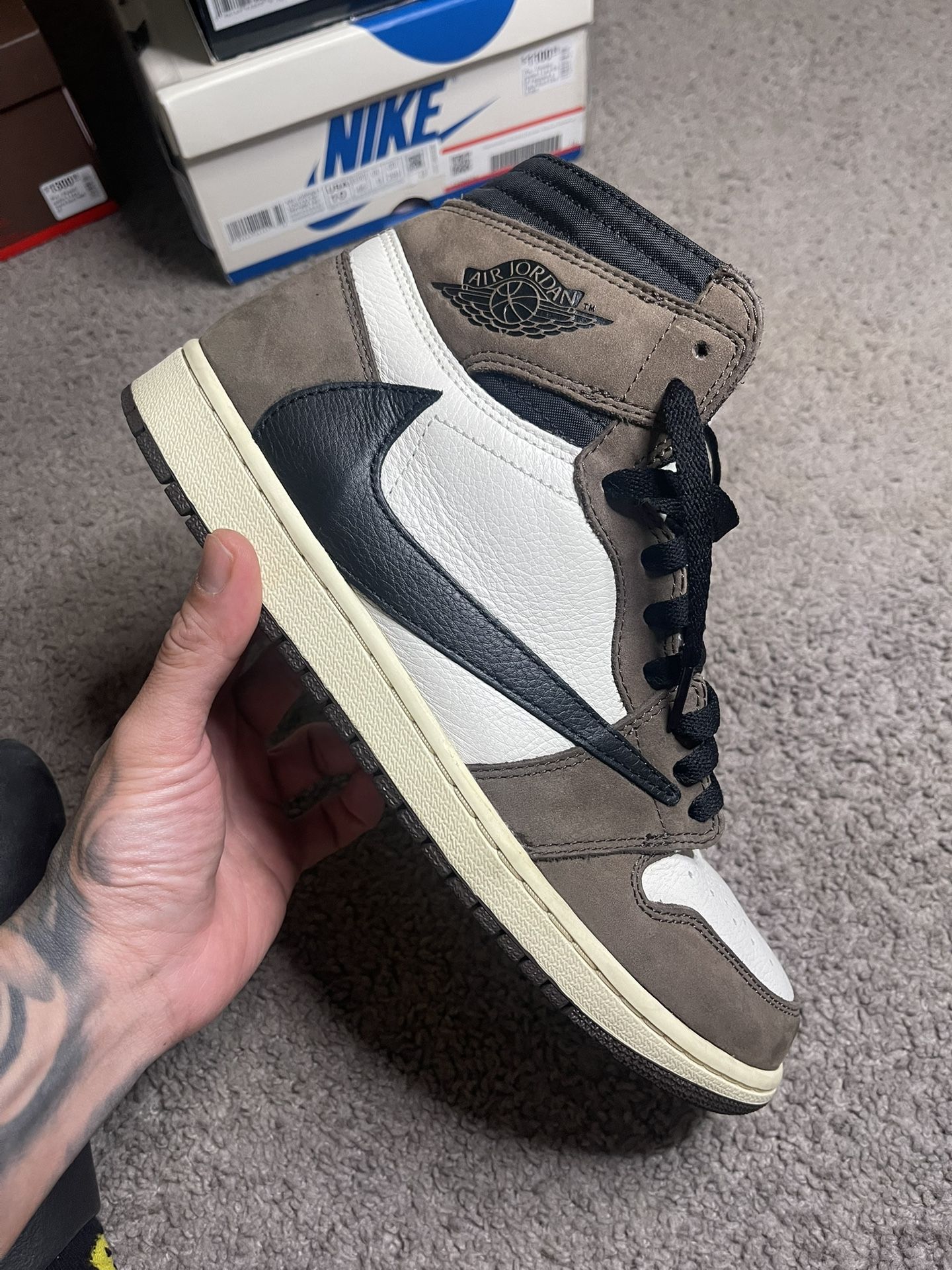 Travis scott jordans size 10.5 Travis Scott Og Mochas Jordan 1 Lows Size 10.5 main image 4