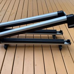 Thule Ski and Snowboard Rack (4 Snowboard/5 Ski)