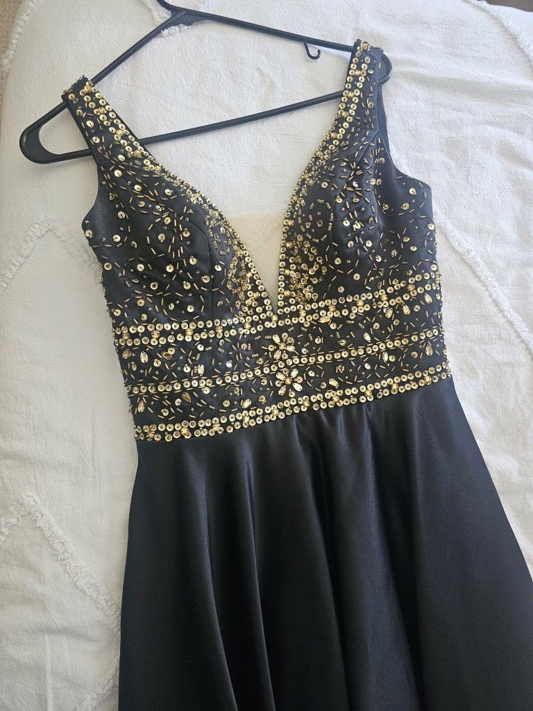 Ball Gown / Formal Dress 