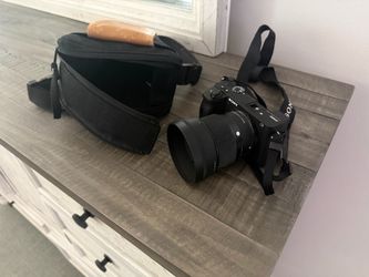 Sony a6600 + Sigma 56mm f/1.4 Lens, Bag & Strap + Batteries and charger!