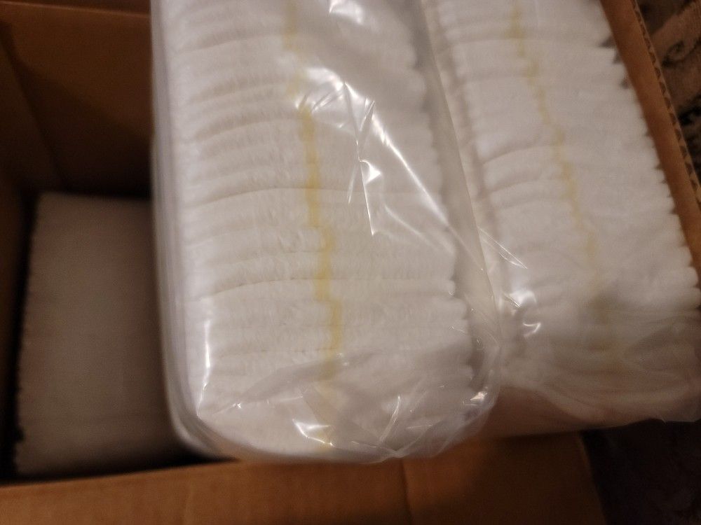 SIZE 1 Pampers Swaddlers 192ct