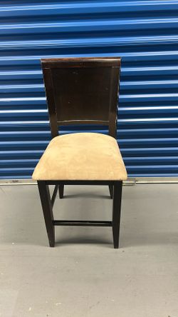 4 Matching Chairs