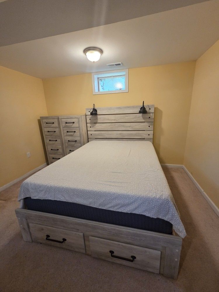 Free Mattress Included!Semi Bedroom Set (Queen). No Stains, Dents, Or Scratches