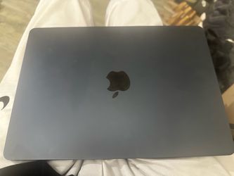 2022 MacBook Air m2