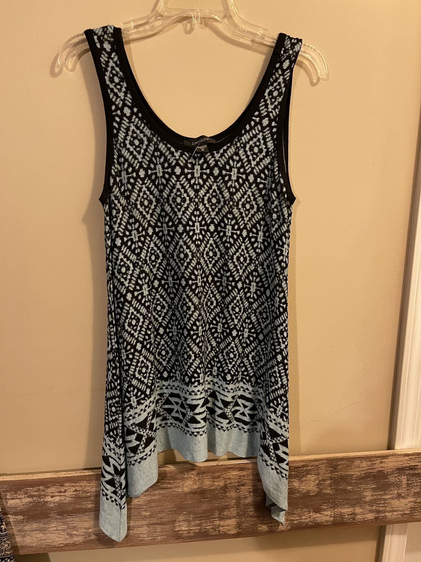 Karen Kane Asymmetrical Tunic Size Medium Black And Cream Knit Like New Smoke Free