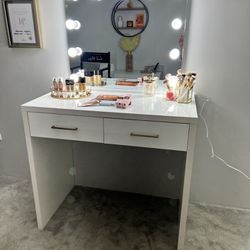 Makeup Vanity - White Gloss