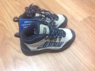Brand New Toddler Boys Hiking Shoes Size 13