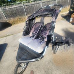 DOUBLE BABYTREND STROLLER/JOGGER