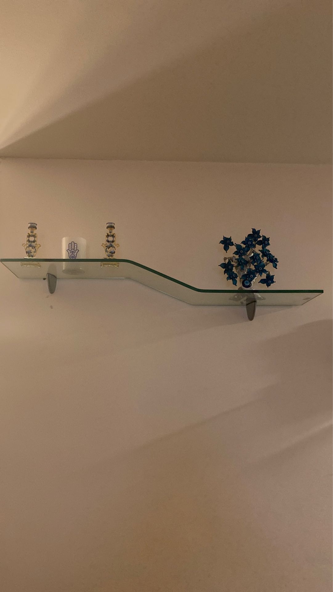 Contemporary bent shelf clear with silver brackets