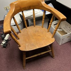 Maple captains chair