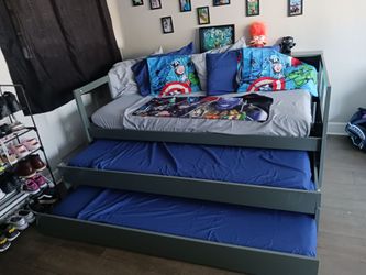 Twin size trundle bed three in one day beds