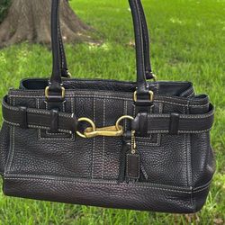 Coach Bag Vintage With Gold Accents 