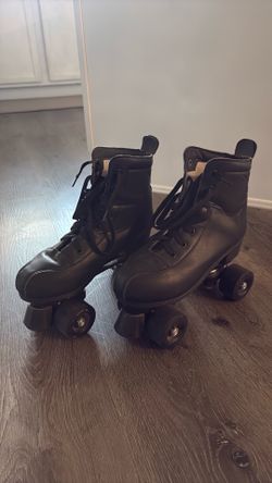 Black roller skates size 7