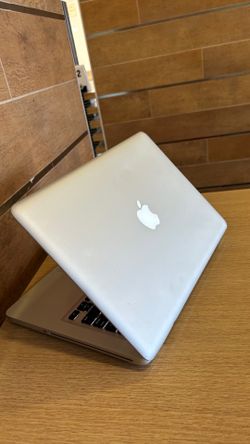 Apple MacBook Pro 13” i5/8GB/256GB SSD $140