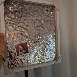 NEW HANGING PUSH PIN FRAME