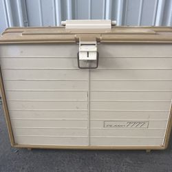 Vintage PLANO 7777N Tackle Box NICE nothing cracked or broken - dsp for  Sale in Atwater, CA - OfferUp