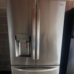 ✅4 Doors LG REFRIGERATOR WORKING GREAT 👍 FREE DELIVERY ✅