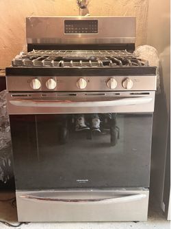 Frigidaire Gallery 30" Freestanding Gas Range with Air Fry