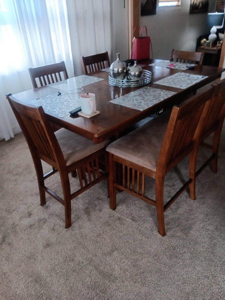 Dining room table Obo