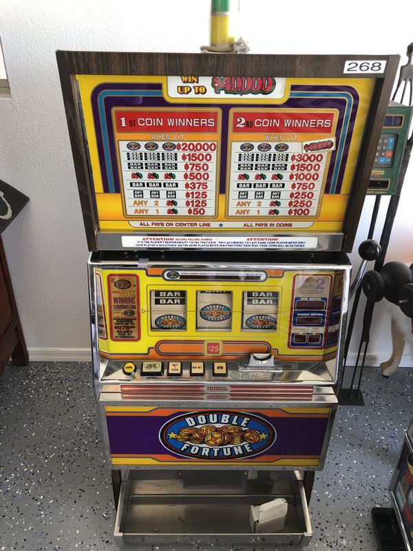 Quarter slot. Turns on says tilt. 400.00 for Sale in Yucca, AZ OfferUp
