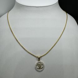 14kt Gold Women’s Necklace And Pendant 