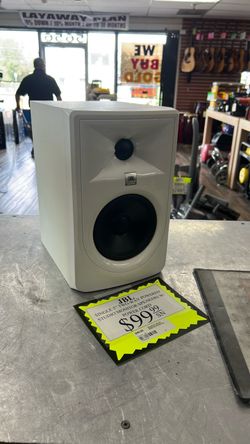 1003 JBL 305P 5" Two-Way Powered Studio Monitor Speaker W/ Power Cord 591481