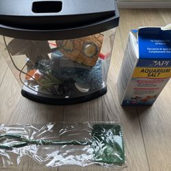 Fish Tank with SpongeBob Ornament Set, Aquqrium Salt and Net