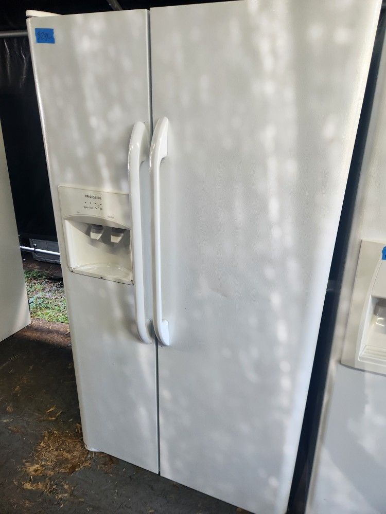 Frigidaire Side-By-Side Fridge