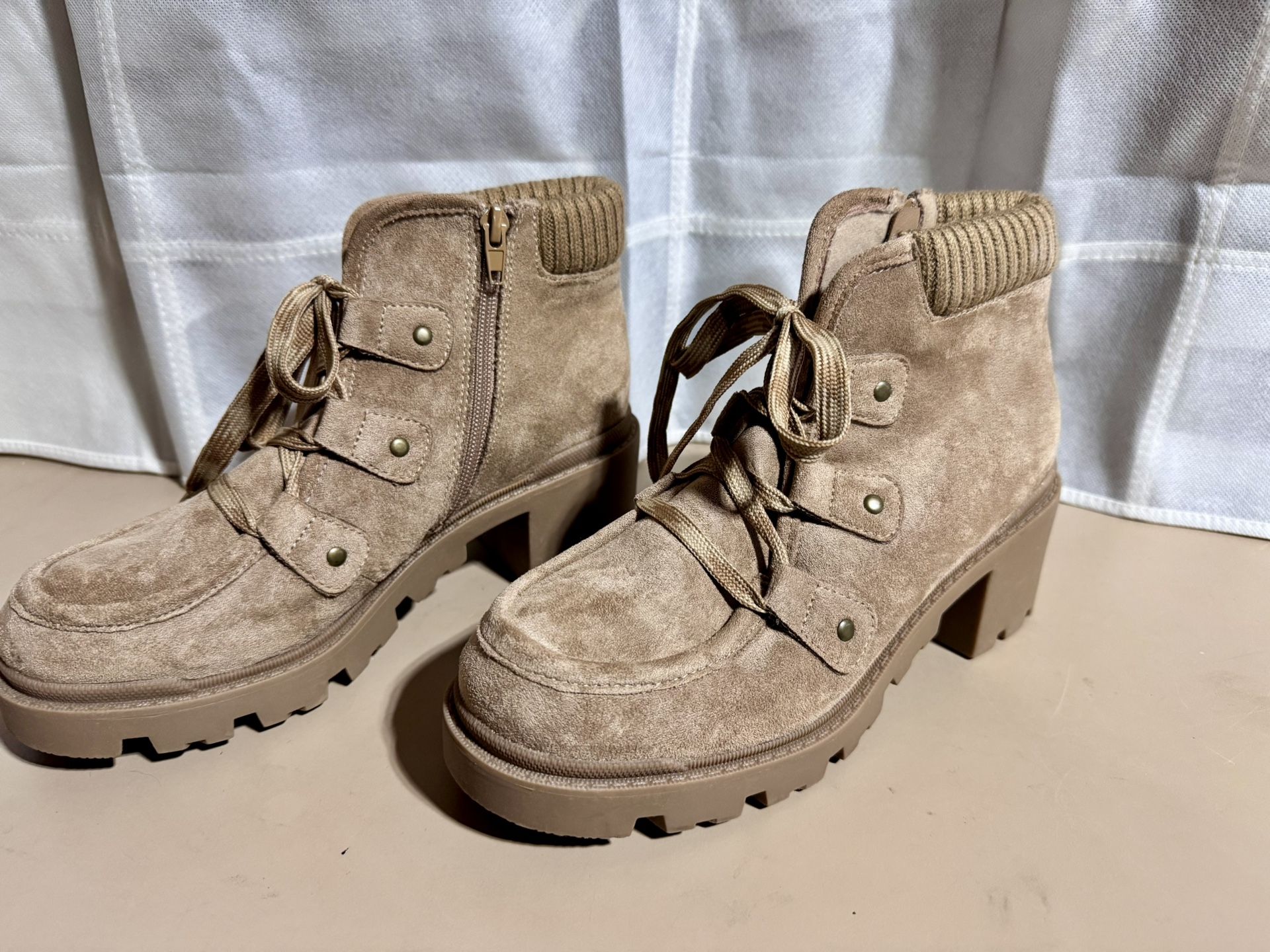 Boots Women’s - Brooks