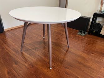 42” dia. Round Table w/ Metal Base