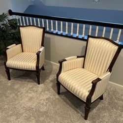 MATCHING PAIR OF ACCENT CHAIRS