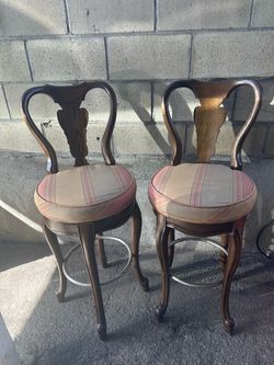 Set of 2 Wood Bar Stools with Cushioned Seats