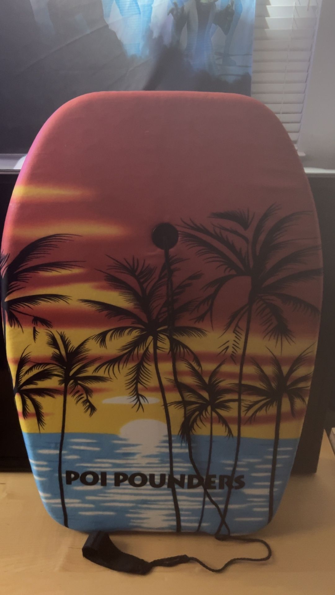 Surfboard With Hand String