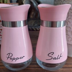 Pink Salt And Pepper Shaker Set Farmhouse Kitchen Retro Style Kitchen Diner