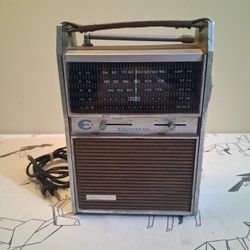 Vintage Electra Portable AM/FM Radio (Please Read)