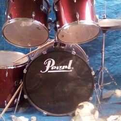 Pearl Drum Set