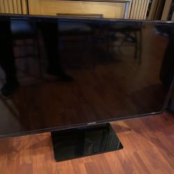 Two 40” Samsung tv’s with Fire Stick 4k Remote and Wall Mount