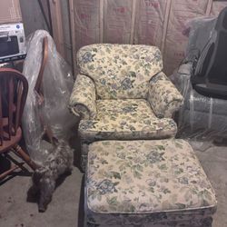 Nice Chair with ottoman looks good no tears
