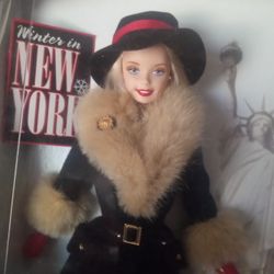 1997 BARBIE WINTER COLLECTION IN NEW YORK DOLL