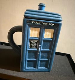 Doctor Who TARDIS Ceramic Mug with Lid