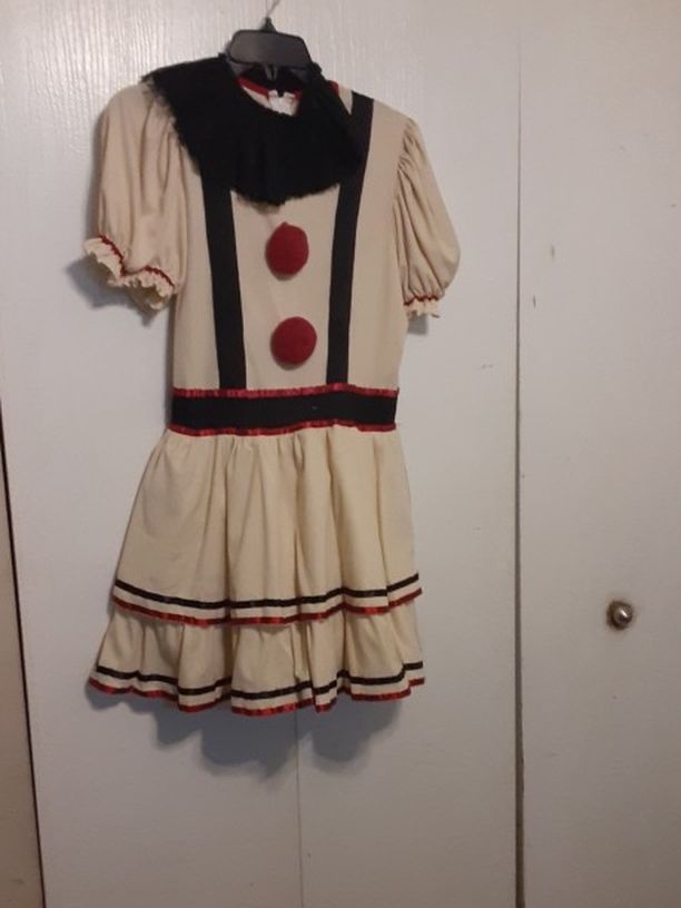 Costume