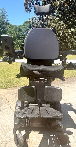 Quantum iLevel Powerchair
