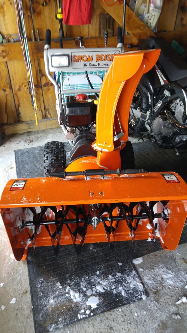 Snow beast snow blower