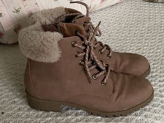 Tan-soft Pink Boots With Fue 