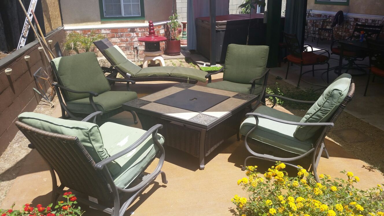 Hampton Bay 'Pembrey' 5pc pario set w/fire pit AND reclining chaise lounge!