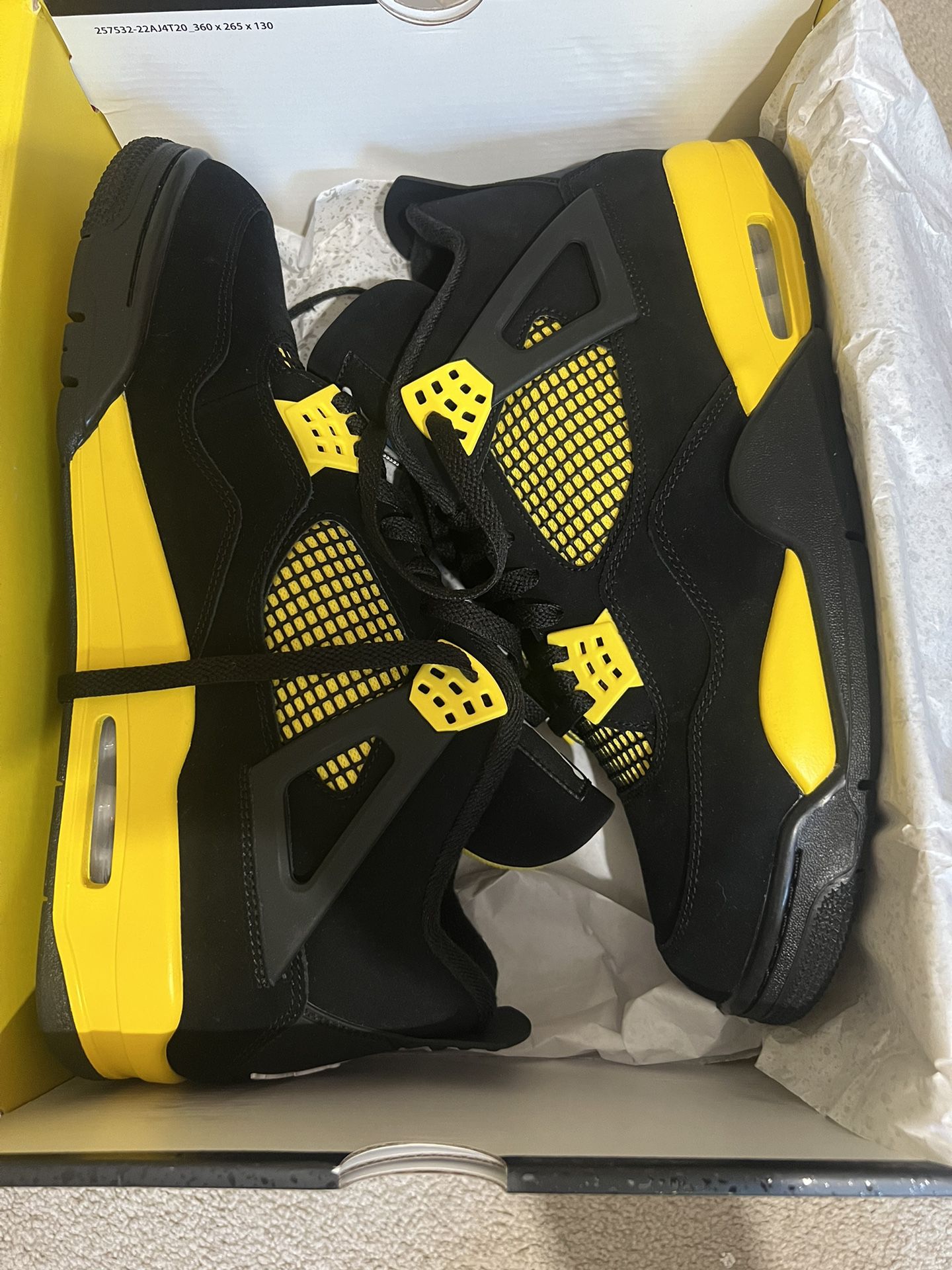 Jordan 4 “yellow thunder” size 13