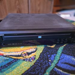 Denon DVM-1835 5-Disc DVD/CD Changer with Remote