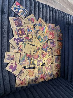 44 gold Pokemon cards lot