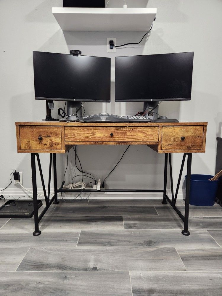 Computer Desk 