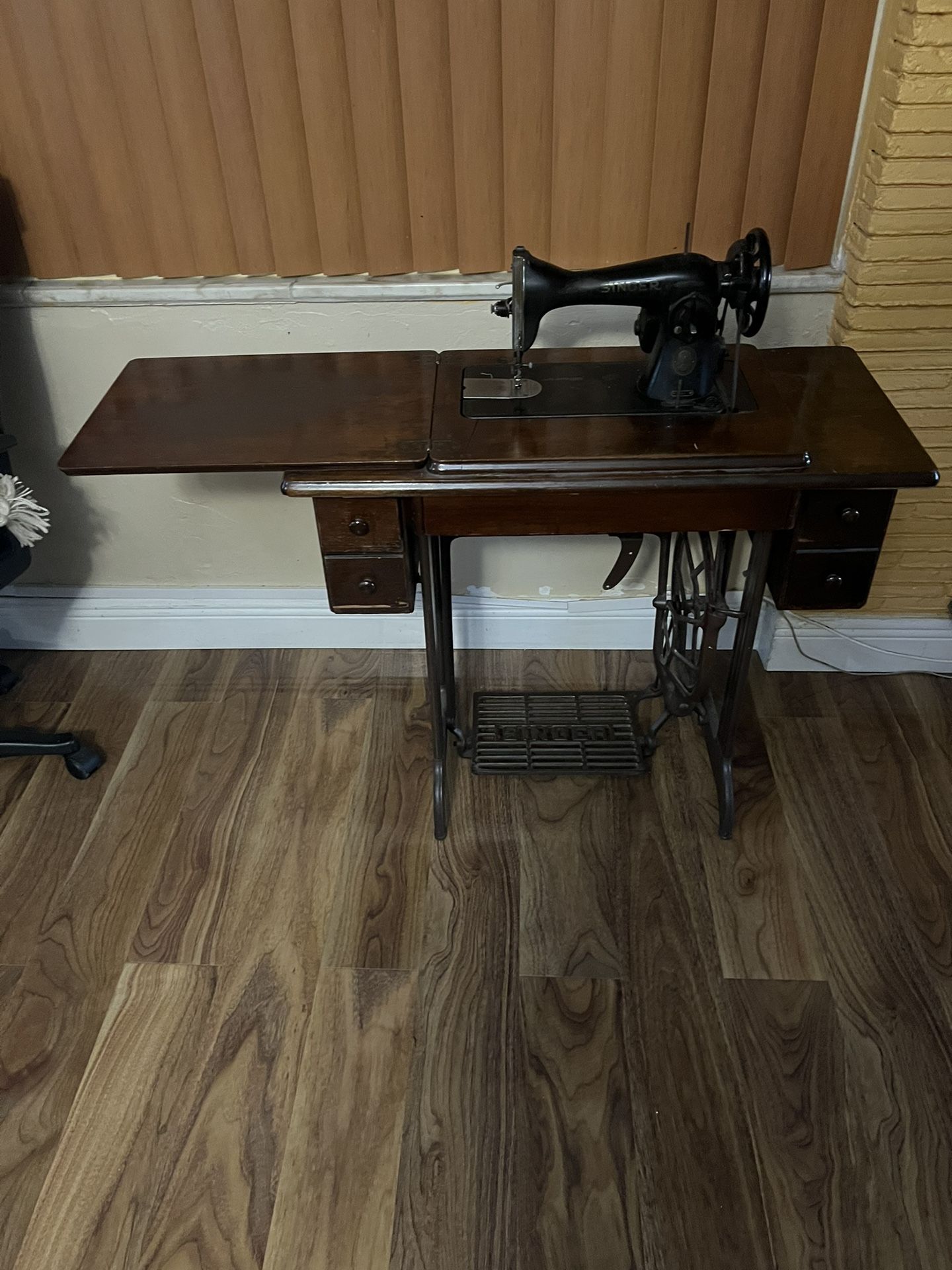 Singer Sewing Machine